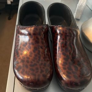 Size 41 Dansko shoe
